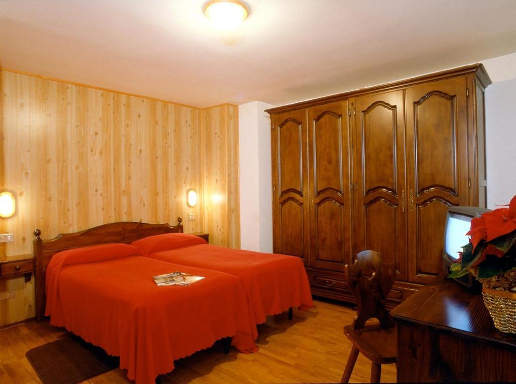 Hotel Florian Nus Quarto foto