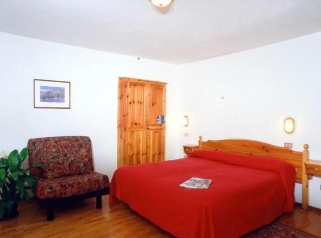 Hotel Florian Nus Quarto foto